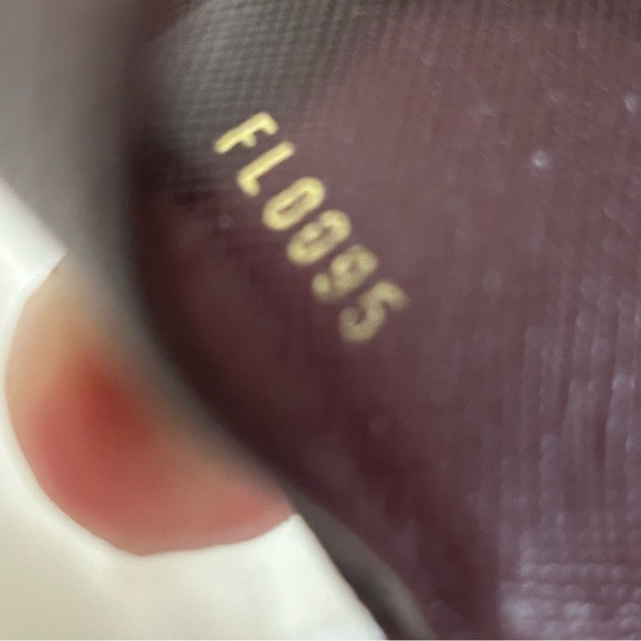 Louis Vuitton mini Lin cherry key holder - Picture 2 of 9